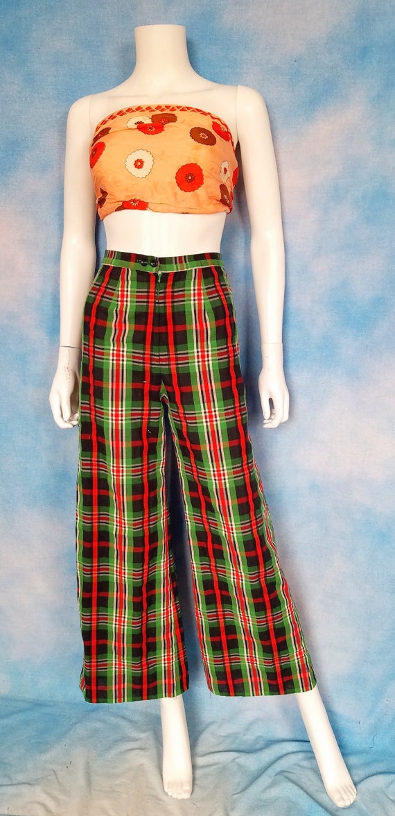 Vintage 60s 70s Dark Blue, Red, Green and White Plisse Plaid High