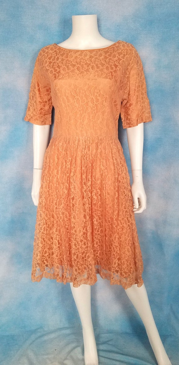 Vintage 50s Blush Peach Chantilly Lace Dress with… - image 3