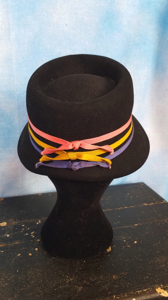 Vintage 50s 60s Black Wool Felt Ladies’ Hat, Cloc… - image 5