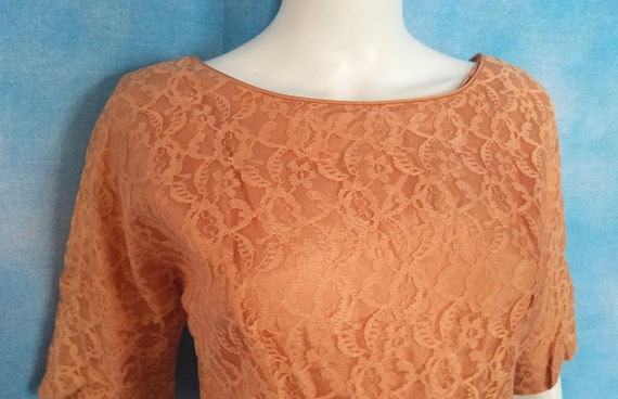 Vintage 50s Blush Peach Chantilly Lace Dress with… - image 5