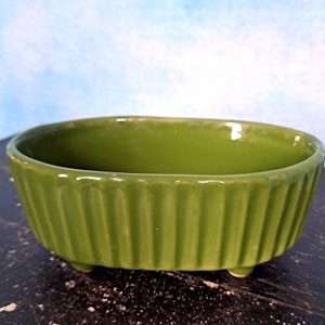 Vintage 1950s Pea Green Small Oval Fluted Footed Planter/ China Craft/ Sebring Ohio