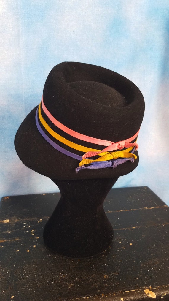Vintage 50s 60s Black Wool Felt Ladies’ Hat, Cloc… - image 4