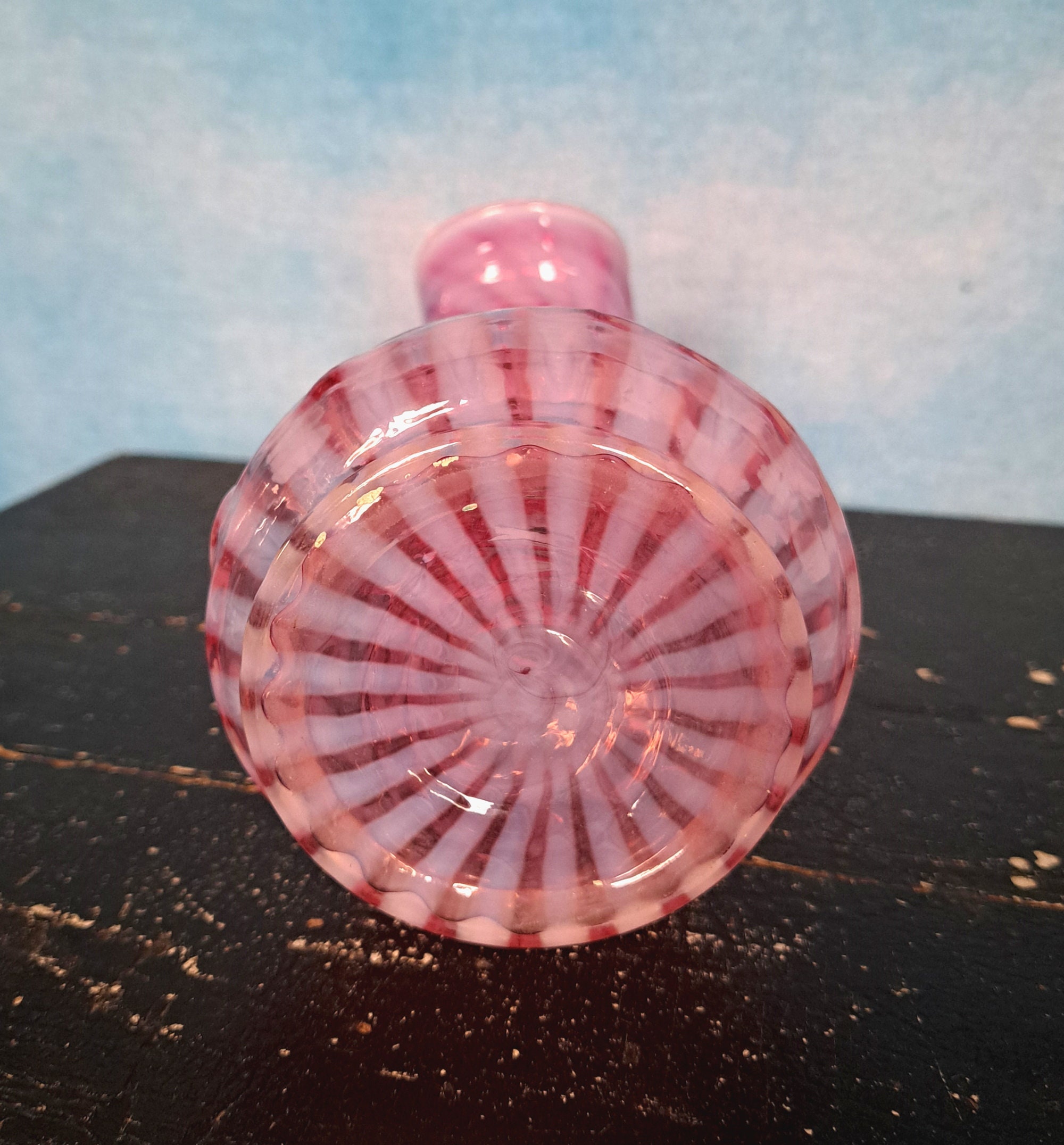 スペシャル！40s〜クランベリーオパールセントコインドットピッチャーFenton Vintage 1940s Fenton Opalescent Cranberry Spiral Swirl