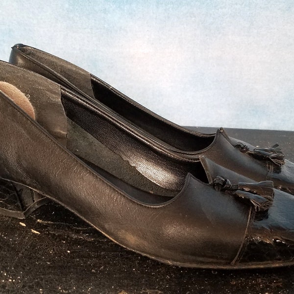 Vintage 90s Black Block Heel Spectator Loafer Pumps, Faux Reptile/ Magdesians of California/ Size 8 to 8.5 narrow