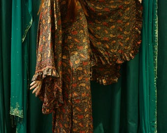 【セール 登場から人気沸騰】 Boho 70's Maxi Silk Flared Sleeve Dress. Party Outfit 野菜
