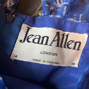 Zeldzame vintage jaren 1970 Jean Allen Cape blauwe maxi-jurk. Boho puur. Ruches lijfje. Feestjurk. Retro. afbeelding 4