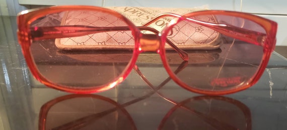 Vintage 1985 Bausch and Lomb Expressions Sunglasse