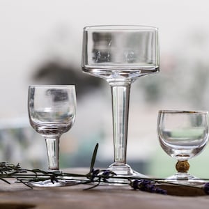 Set di bicchieri da bistrot francese antico: bicchieri da aperitivo con finiture in oro, anni &#39;900