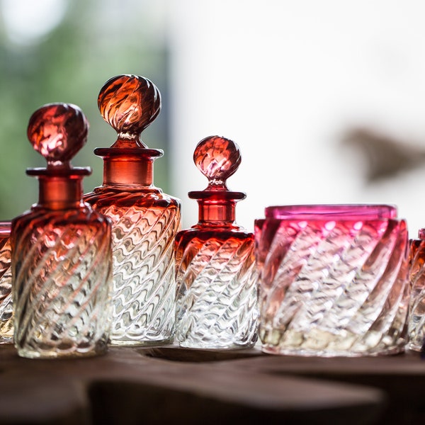 Ensemble de toilette de luxe en cristal Baccarat Vanity Bambou Collection Antique French Pink Glass