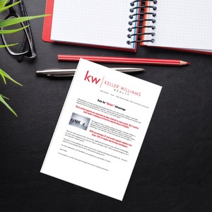 Puede incluir: Un folleto blanco y azul de Keller Williams Realty con el texto "Gain An "Unfair" Advantage" y un gr&aacute;fico de un grupo de personas caminando en fila. El folleto habla de los beneficios de trabajar con un agente de Keller Williams.