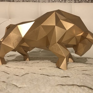 Modello toro di carta artigianale, stampa 3d, modello 3d toro, modello fai da te, modello di carta, scultura, puzzle 3D, modello poligonale