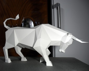DIY Low Poly Papercraft Bull – afdrukbare sjabloon voor papieren sculptuur, digitaal bestand