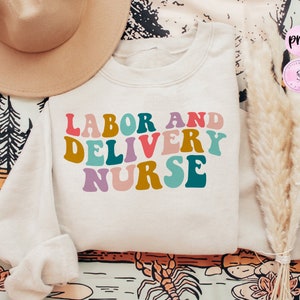 Arbeit und Lieferung Krankenschwester Sublimation PNG, Retro Wavy Text, Muttertag Druckbare PNG Cricut Sublimation