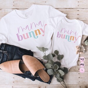 Mama Bunny Mini Hase Svg, Oster svg, Mama und ich passende Bauernhaus Boho Svg, Frühling, Ostern SVG Schnittdatei, druckbare PNG Cricut Sublimation