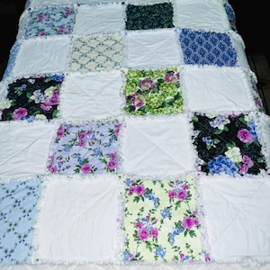 Garden Rag Quilt Throw, Floral Cotton Sofa Blanket, Farmhouse Cottagecore Decor (53x53)