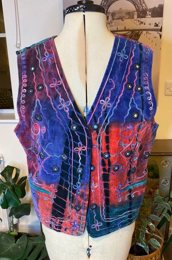 Vintage 1970s Velvet Embroidered and Mirrored Wais