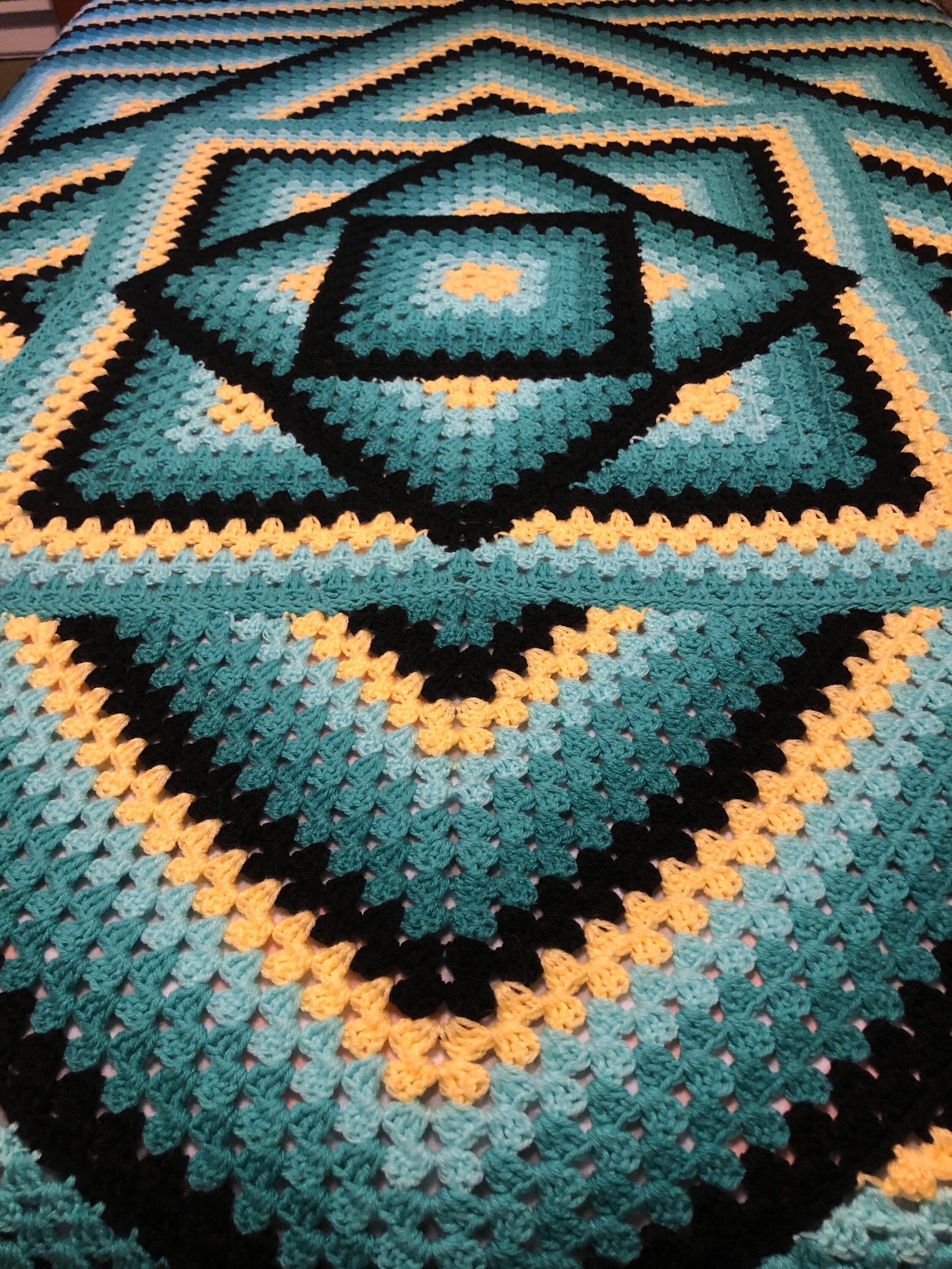 Picture of Geometric Bedspread - Etsy