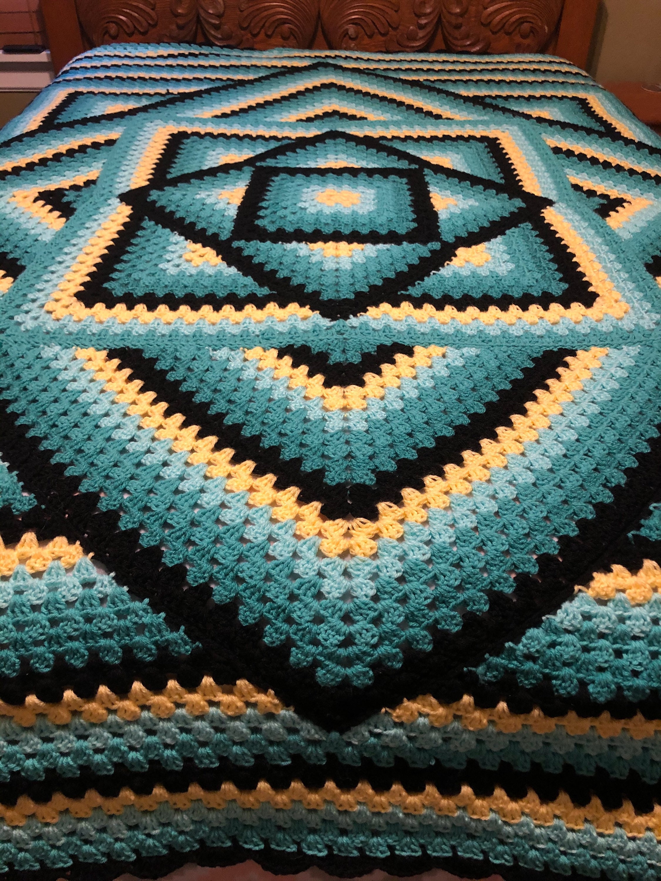 Geometric Bedspread - Etsy