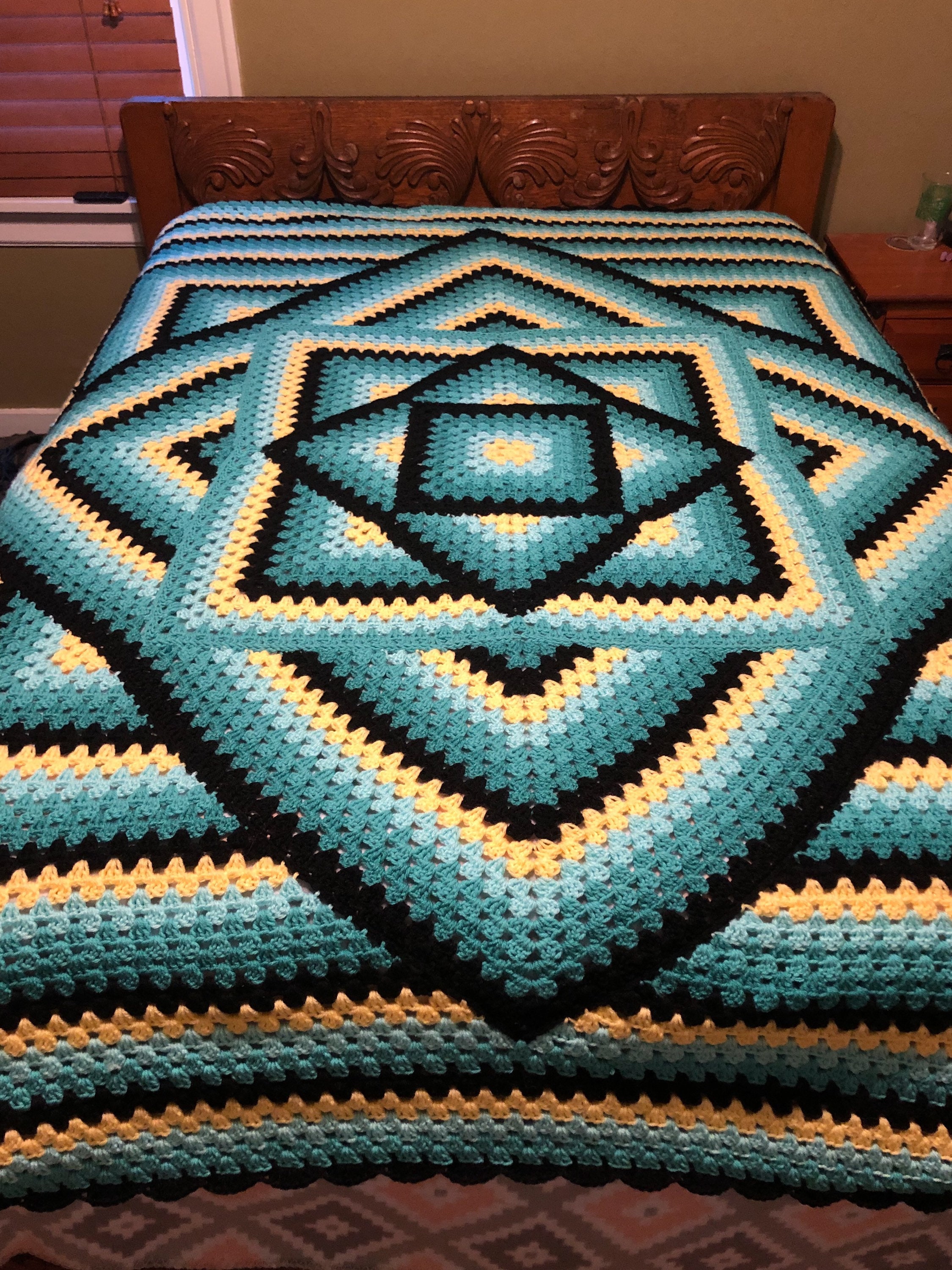 Picture of Geometric Bedspread - Etsy