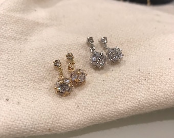 Simple cubic dangle earrings, cubic dangle earrings, cubic zirconia earrings, minimalist earrings, princess earrings, cubic dangle and drop