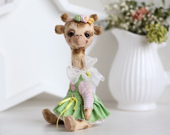 Juguete de arte de jirafa de peluche relleno como regalo de Navidad, muñeca de jirafa de tela de artista como regalo de cumpleaños, figura de jirafa de felpa OOAK como decoración de guardería