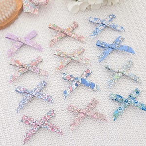 Liberty Haarspangen, Babyschleifen, Liberty Schleifen, Fransenklammern, Kleine Haarschleifen, Kleinkind Haarspangen, Baby Haarspangen, Baby Haarspangen - Frühling