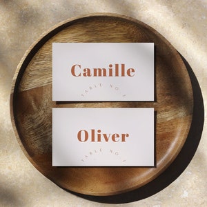 Modelo de marcador de lugar moderno em estilo Boho Terracota, Modelo de marcador de lugar em estilo Boho Laranja Queimado, Cartões de nome de casamento em estilo Rust para imprimir - Chloe