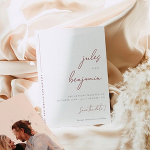 Moderne Save the Date-Vorlage, anpassbare einfache elegante Wild Rose Save the Date-Postkarte mit optionalem Foto auf der Rückseite - Jules