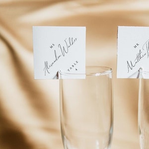 Plantilla para colocar un vaso de chupito, tarjetas para colocar un vaso de chupito en una boda, tomar un trago y encontrar el lugar, tarjeta con nombre para champán, letrero con el número de la mesa, etiqueta de regalo - Audrey