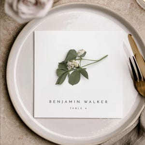 Minimalist Wedding Place Card Template, Pressed Flower Place Card, Wedding Monogram Name Card, Floral Place Card for Flower Wax Seals - Liv