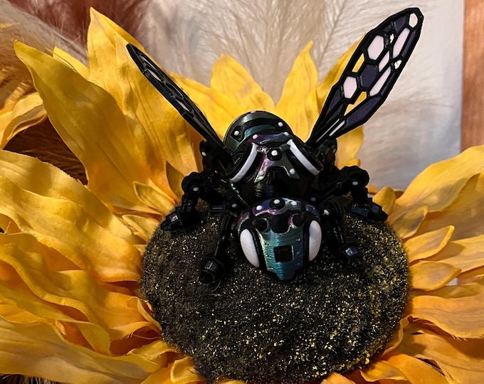 3D metallic bee/3D print/bee/articulated/toys/fidget/kids/insect/nature lover/flexible bee/custom bee/bee model