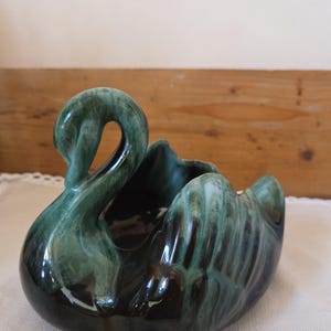 Maceta pequeña/plato para baratijas con forma de cisne de Blue Mountain Pottery