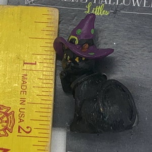 NIP Maker&#39;s Halloween Littles BLACK CAT purple witch hat miniature Joann Joanns