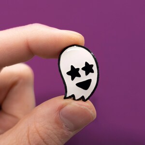 Pin de esmalte fantasma que brilla en la oscuridad / pin fantasma, pin de solapa, pin lindo, fantasmal, pin para, bolsos, abrigos, cordones, lindo y espeluznante, pin de Halloween