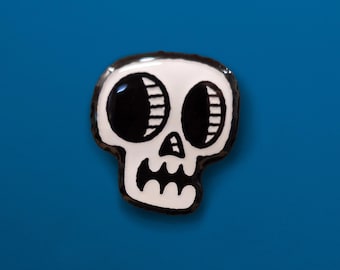 Skull Glow-in-the-dark Enamel Pin, spooky enamel pin for backpacks, bags, coats, lanyards, skull pin, skull art, halloween pin, skull doodle