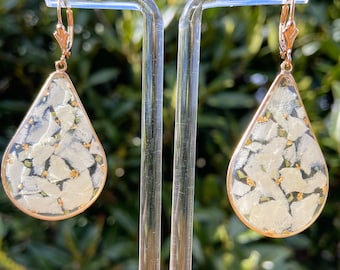 Pendientes de preservación de ramo de novia personalizados: recuerdo de flor de resina con forma de lágrima dorada