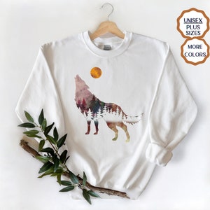 Moon Howling Wolf, Wolf woman Sweatshirt,  Wolf Shirt, Wolf T-Shirt, Wolves Tshirt, Nature Shirt, Wolf sweatshirt, Wolf Lover Shirt Camping