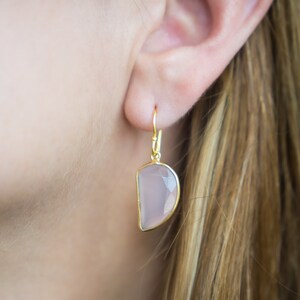 Rose Chalcedony Gold Earring
