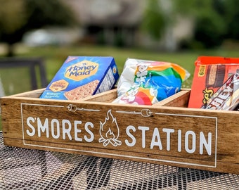 Personalized S'Mores Station, Smores Caddy Box, Wooden Marshmallow Serving Tray, Smores Bar Station for Wedding, Camping Food Tray, Campfire