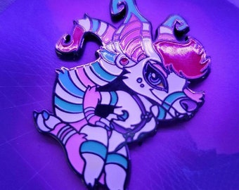 Luxe Chara Pin