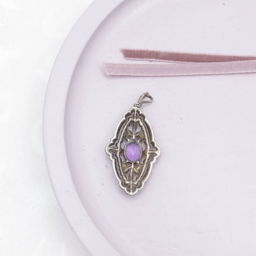 Vtg 1930s Art Deco Natural Amethyst outlets Marcasite Sterling Silver Openwork Pendant