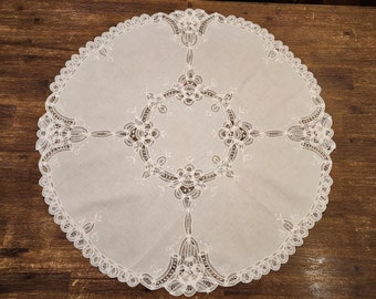 Small round battenburg lace hand embroidered tablecloth, wedding tea party tablecloth, 33 inches, vintage not used in excellent condition