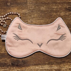 100% mulberry silk sleeping mask, embroidered cat sleeping mask, cute pure silk cat sleeping mask with adjustable strap Bright pink