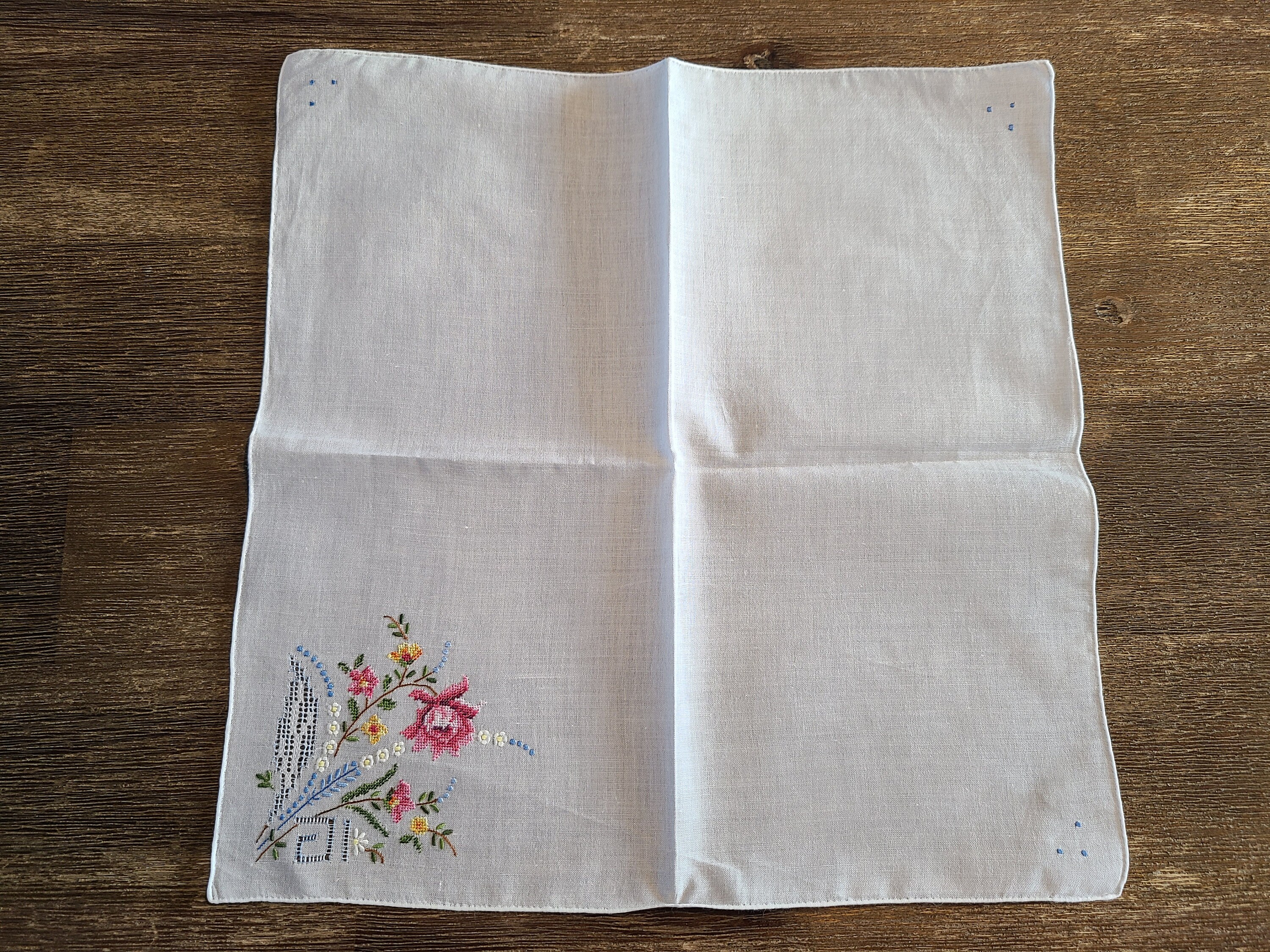 小物 1900s Hand Embroidery Handkerchief 小物 1900s Hand Embroidery Handkerchief Antique 1800's Silk