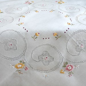 Small hand embroidered, drawn work and hemstitched edge tablecloth, 85cm / 33.5″   cotton & linen, vintage not used, in perfect condition