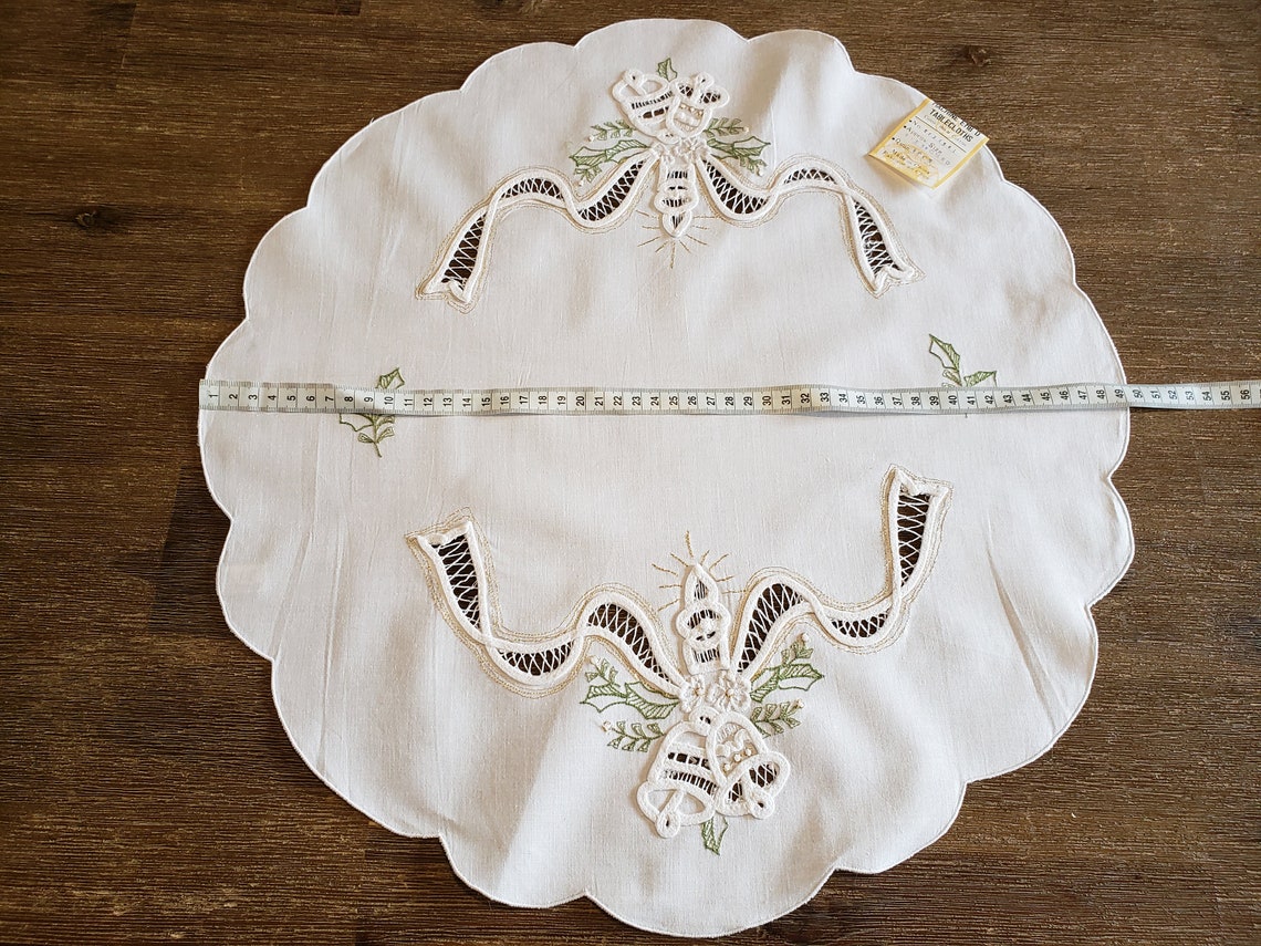 Machine Embroidered Round Table Topper 100 Cotton Christmas Etsy