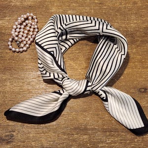 21” / 53 cm 100% mulberry silk scarf, small  12 momme silk satin scarf, geometric silk scarf, soft and breathable silk scarf