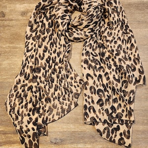 100% silk chiffon leopard print scarf, soft, breathable and comfortable silk scarf, 3 sizes, 200*135cm/200*65cm/130*65(infinity scarf)