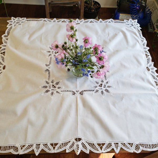 Small battenburg lace  table cloth, 36" x 36",  two choices of colors: white & beige, 100% cotton,  vintage not used in good condition