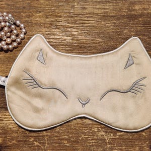 100% mulberry silk sleeping mask, embroidered cat sleeping mask, cute pure silk cat sleeping mask with adjustable strap Khaki